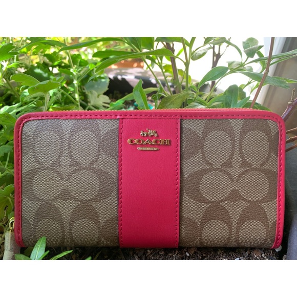 Coach Handbags - Coach Accordion Zip Wallet In Signature Canvas